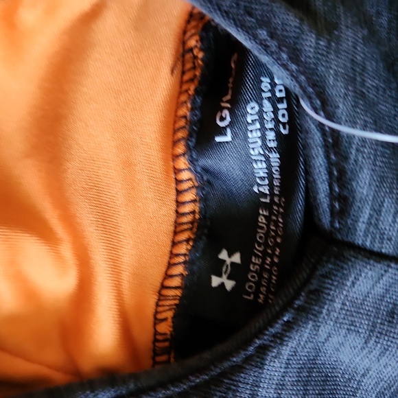 New Under Armour Hoodie - Picture 3 of 3